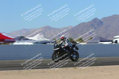 media/Nov-06-2023-Moto Forza (Mon) [[ce023d0744]]/4-Beginner Group/Session 4 (Finish Line Checker)/